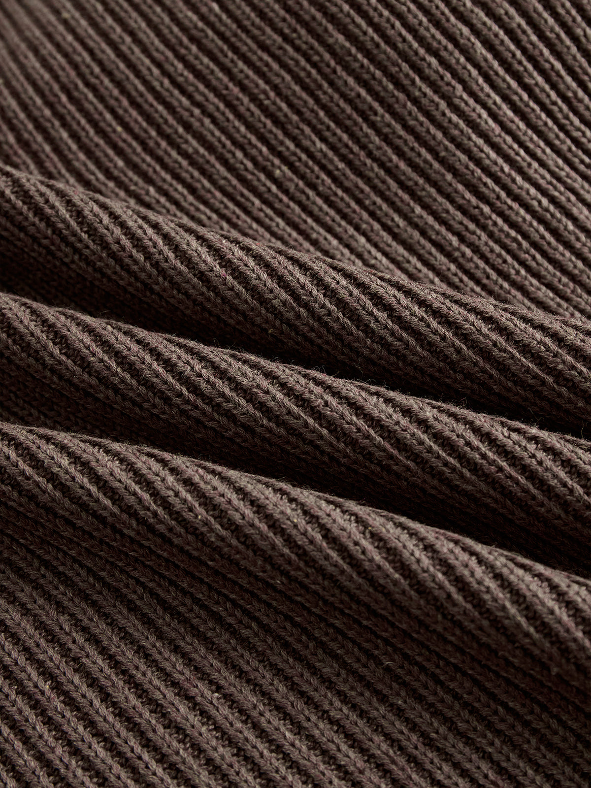 Louise | Vestido de punto cálido con cuello alto y volantes