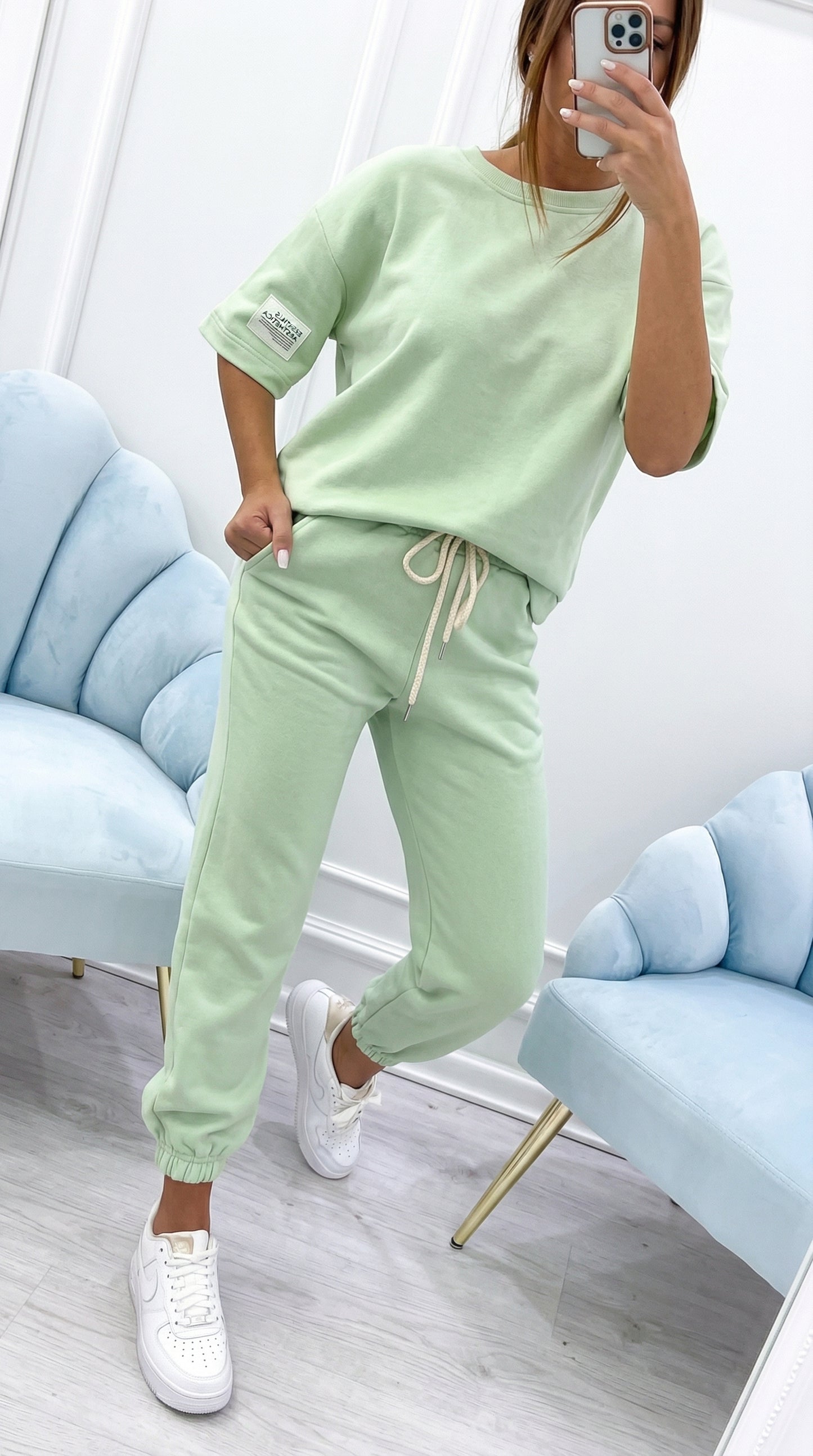 Conjunto de dos piezas para mujer con top liso y pantalón fluido